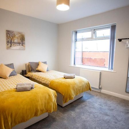 Cheerful 3 Bedroom Home With Netflix And Wi-Fi Middleton (Greater Manchester) Exterior foto
