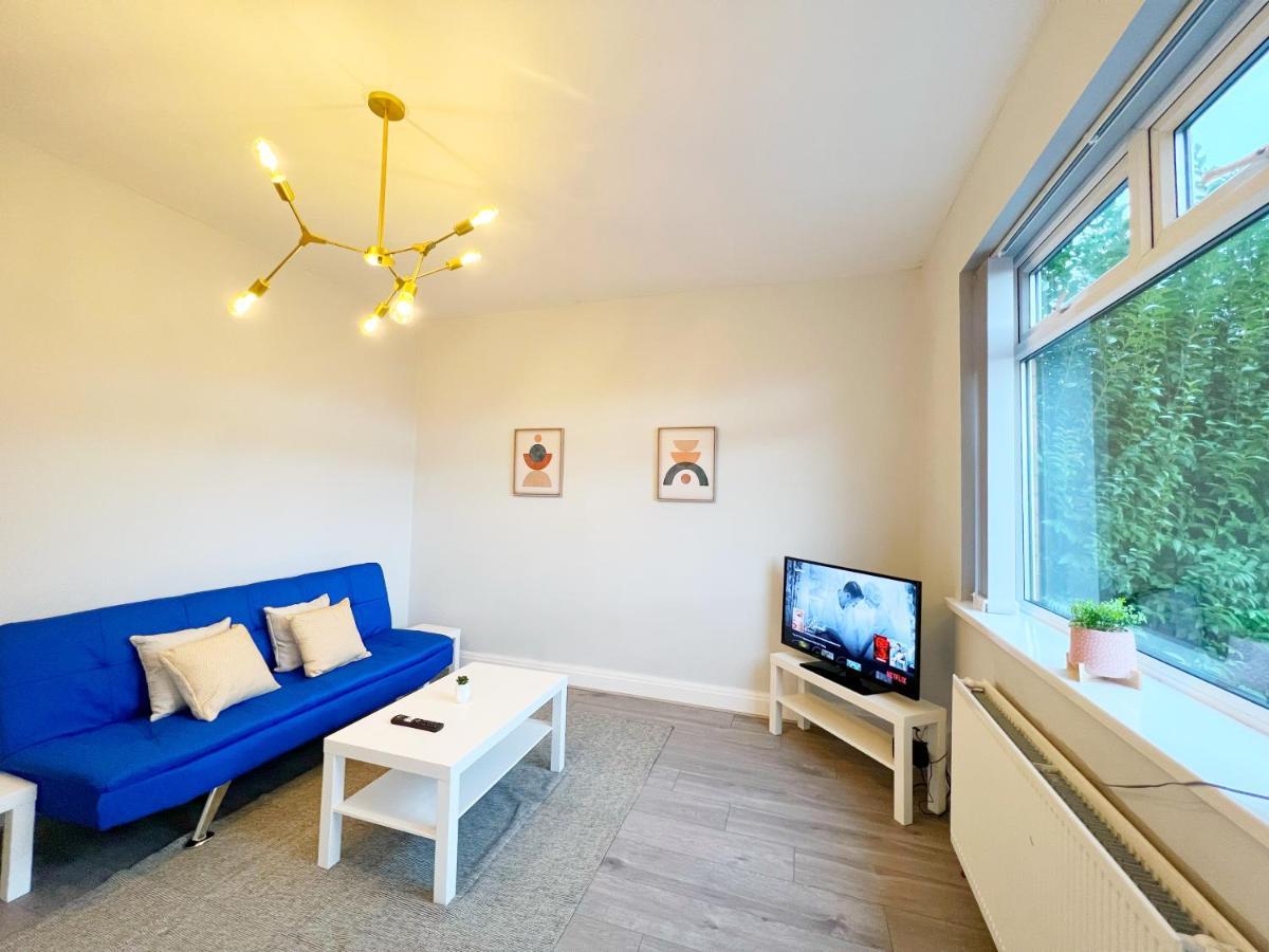 Cheerful 3 Bedroom Home With Netflix And Wi-Fi Middleton (Greater Manchester) Exterior foto