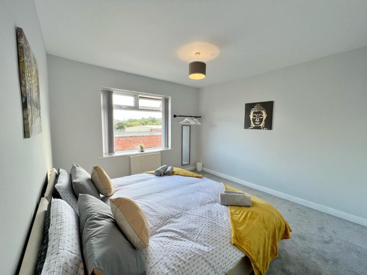 Cheerful 3 Bedroom Home With Netflix And Wi-Fi Middleton (Greater Manchester) Exterior foto