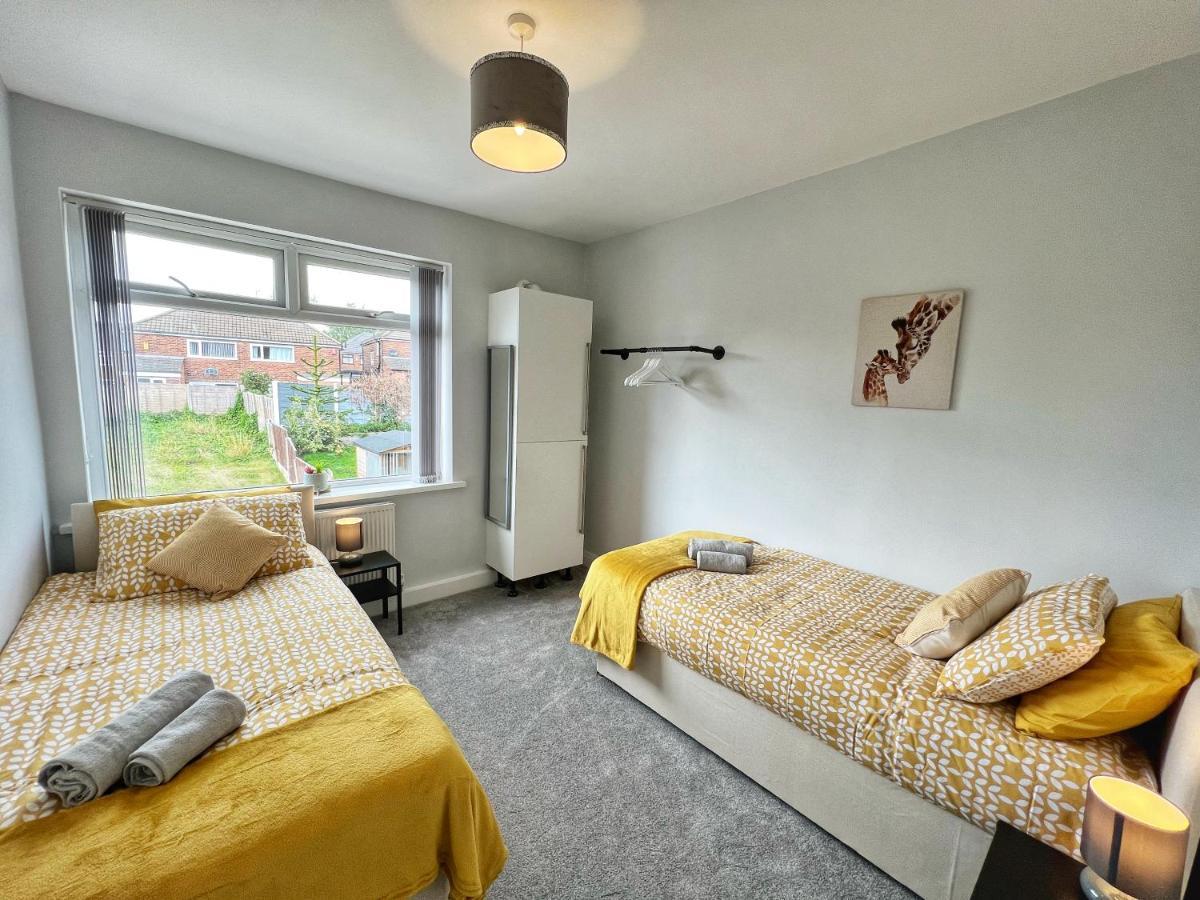 Cheerful 3 Bedroom Home With Netflix And Wi-Fi Middleton (Greater Manchester) Exterior foto