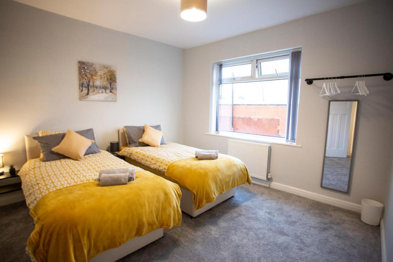 Cheerful 3 Bedroom Home With Netflix And Wi-Fi Middleton (Greater Manchester) Exterior foto